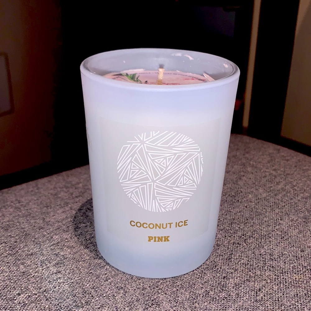 Victoria’s Secret PINK Coconut Ice Single Wick Candle